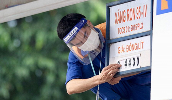 Giá xăng lên hơn 26.000 đồng/lít, thiết lập kỷ lục mới