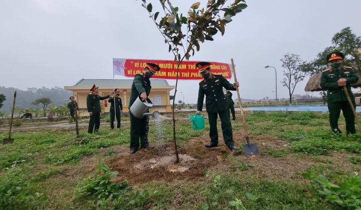 Thực hiện “Tết trồng cây” ở Cục Hậu Cần Quân Khu 4