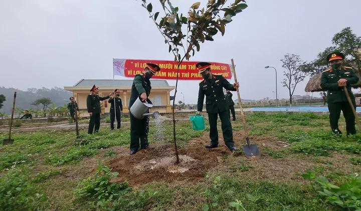 Thực hiện “Tết trồng cây” ở Cục Hậu Cần Quân Khu 4