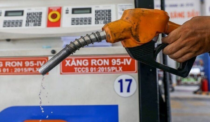 Giá xăng giảm hơn 600 đồng sau chuỗi 7 lần tăng liên tiếp