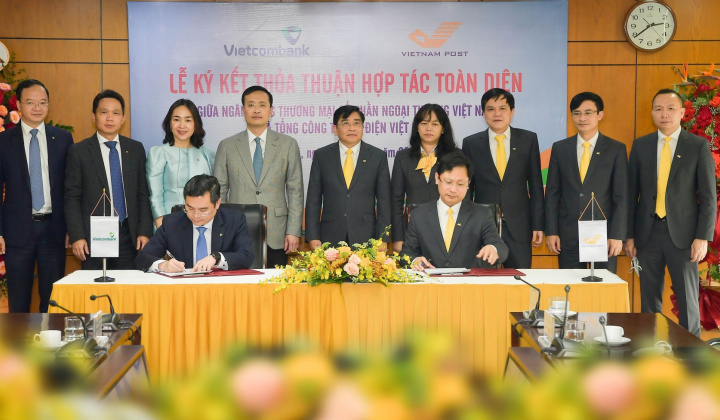Ký kết thoả thuận hợp tác toàn diện giữa Vietcombank và Vietnam Post
