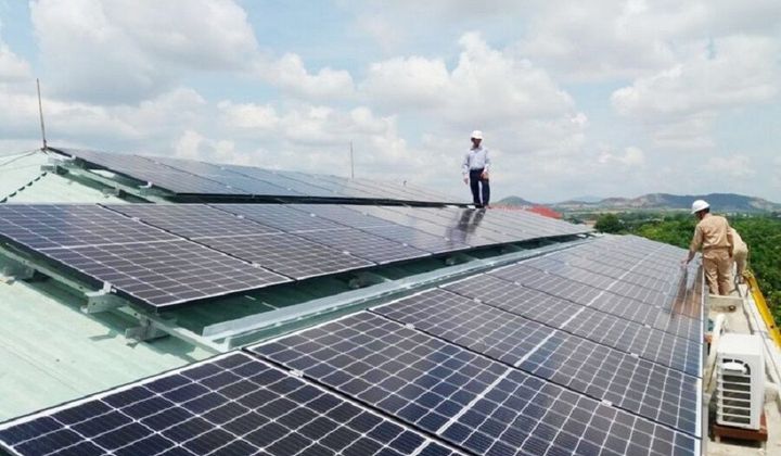 Bộ Công Thương: Có sai sót trong phát triển ồ ạt điện mặt trời