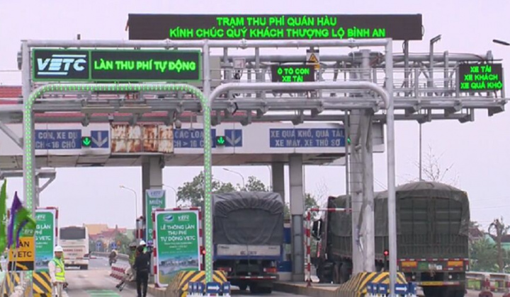 Bộ Giao thông Vận tải yêu cầu tăng tốc tiến độ dán thẻ thu phí không dừng
