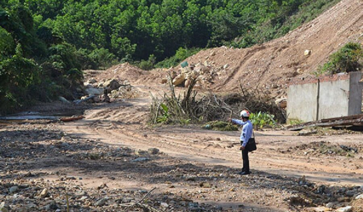 Nghịch lý dân gặp khó trong đi lại khi cao tốc La Sơn - Túy Loan thông xe