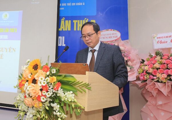 TTƯT, PGS.TS Hồ Hữu Thiện: Tâm sáng màu áo blouse