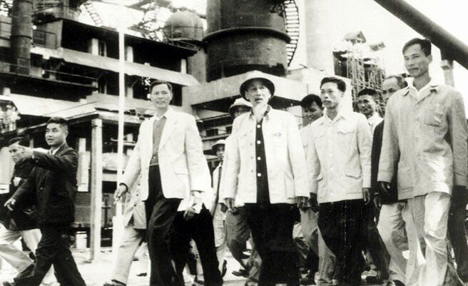 Tư tưởng Hồ Chí Minh về làm chủ công nghệ