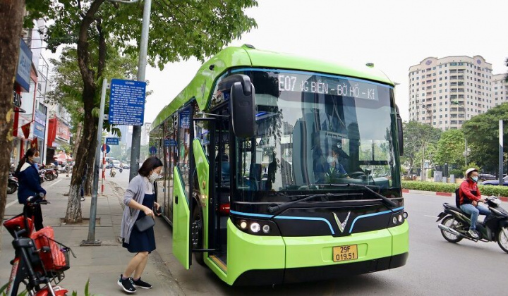 Hà Nội đưa tuyến buýt điện thứ 6 vào khai thác