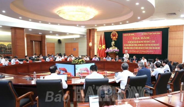 Tọa đàm khoa học thực hiện Nghị quyết Trung ương 8 (khóa XI) về Chiến lược bảo vệ Tổ quốc trong tình hình mới
