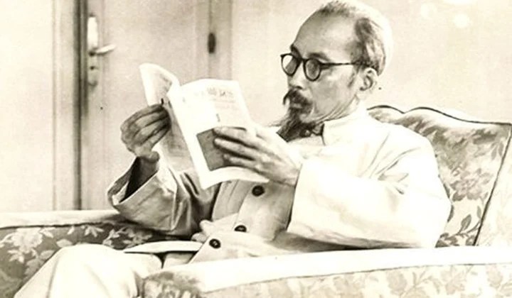 Tư tưởng Hồ Chí Minh soi sáng sự nghiệp đổi mới, ngọn cờ dẫn dắt đất nước phát triển phồn vinh, hạnh phúc