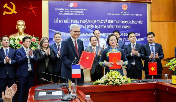Việt Nam và Pháp ký thỏa thuận hợp tác về hiện đại hóa hành chính công
