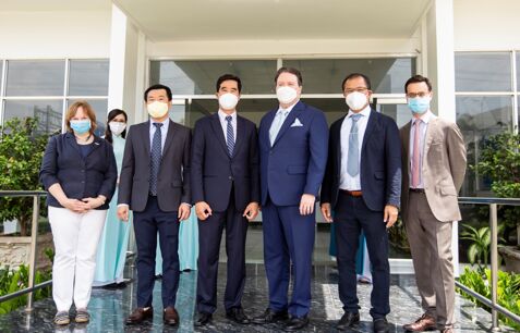 Tân Đại sứ Hoa Kỳ tại Việt Nam thăm Nhà máy sữa Vinamilk tại Cần Thơ