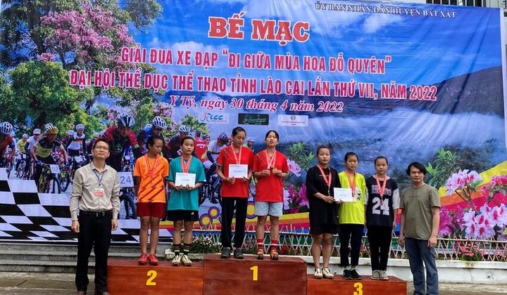 Bát Xát (Lào Cai): Tổ chức thành công Giải đua xe đạp “Đi giữa mùa hoa Đỗ Quyên”