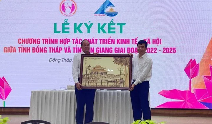 Hợp tác An Giang - Đồng Tháp: “Muốn đi xa thì phải đi cùng nhau”