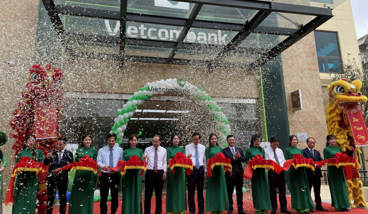 Vietcombank Phú Thọ khánh thành trụ sở hoạt động mới