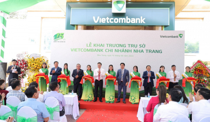 Vietcombank Nha Trang khánh thành trụ sở hoạt động mới