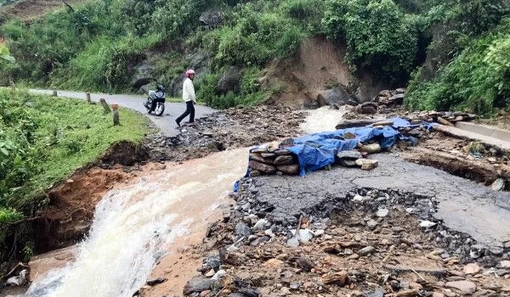 Bát Xát: Mưa lớn gây sạt lở nhiều công trình giao thông