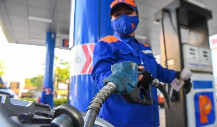 Bộ Tài chính đề xuất giảm kịch sàn thuế bảo vệ môi trường cho xăng, dầu