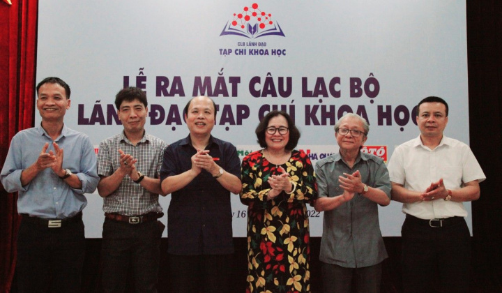 Câu lạc bộ lãnh đạo Tạp chí khoa học: Cộng hưởng tâm huyết và trí tuệ