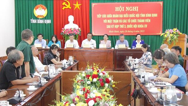 Đại biểu Quốc hội tỉnh Bình Định tiếp xúc Mặt trận và các tổ chức thành viên