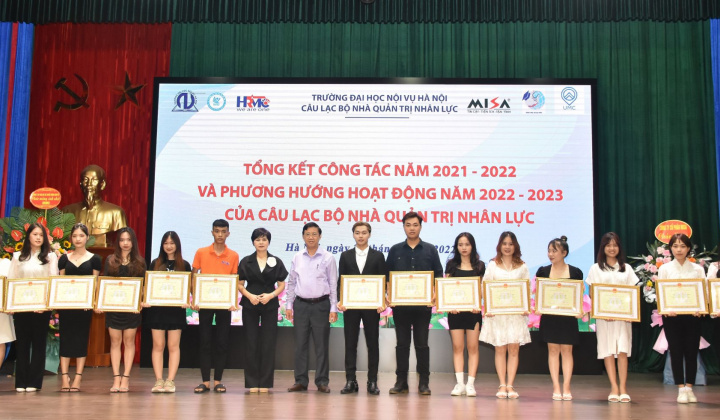 Câu lạc bộ Nhà quản trị nhân lực sân chơi thực tế bổ ích cho sinh viên