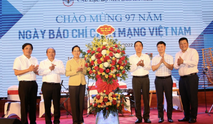 Câu lạc bộ Nhà báo Hà Nam đồng hành cùng sự phát triển của quê hương