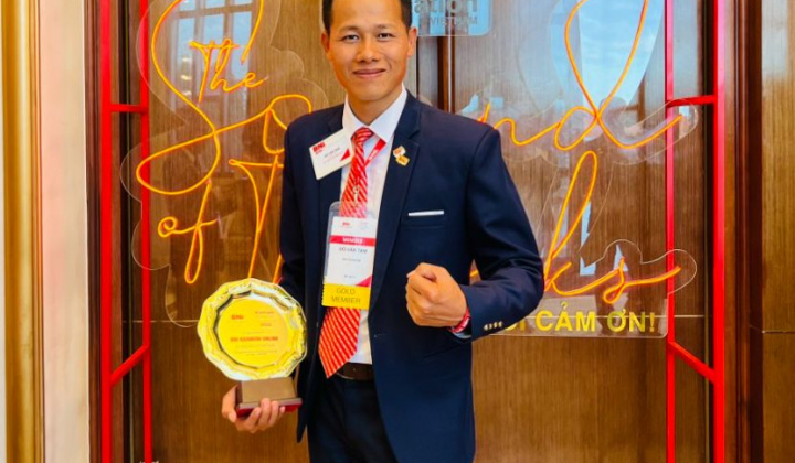 Doanh nhân trẻ nặng lòng với gốm sứ Việt