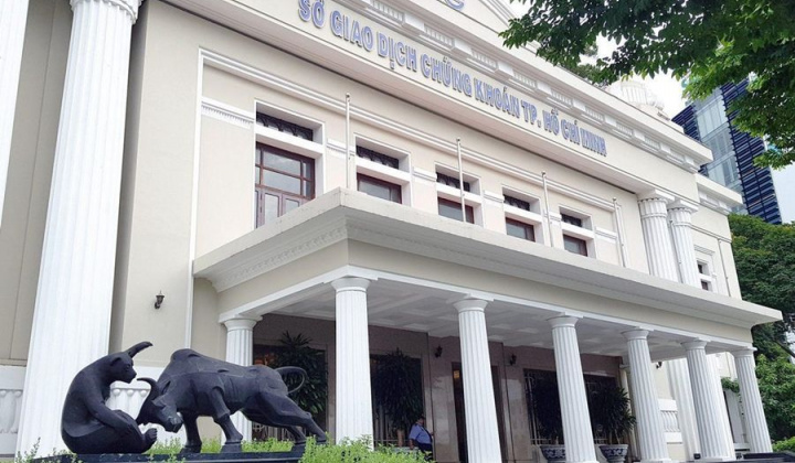 HOSE: Thanh khoản giảm hơn 32%, thị phần khối ngoại xấp xỉ 9% trong tháng 5/2022