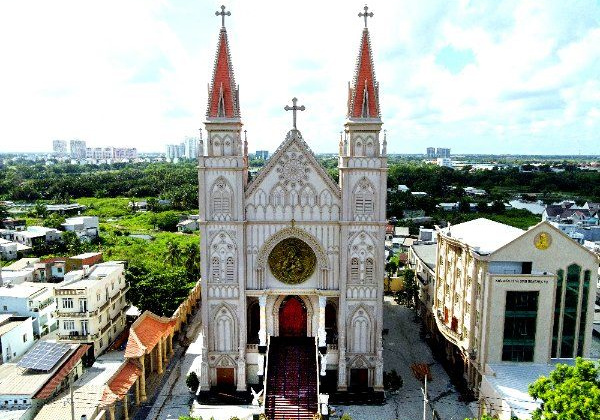 Thánh lễ tạ ơn cắt băng khánh thành và làm phép nhà thờ Giáo xứ Bình Thuận