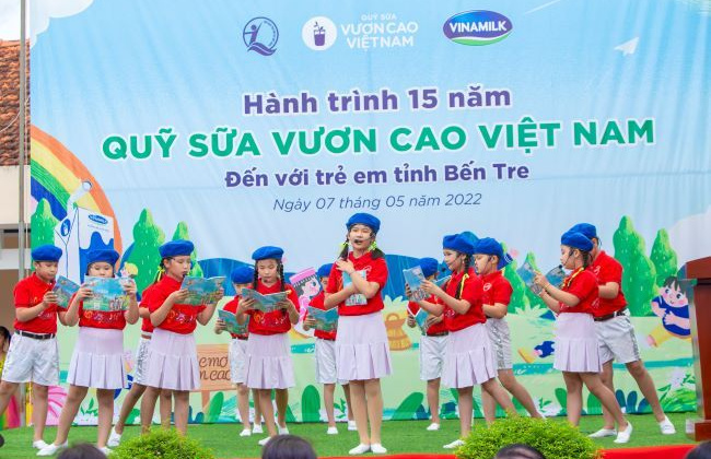 Vinamilk và Quỹ sữa Vươn cao Việt Nam tổ chức nhiều hoạt động đồng hành nhân dịp 15 năm thành lập