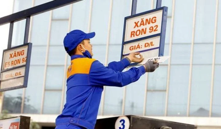 Bộ Công Thương dự kiến, giá xăng có thể về 24.000 đồng/lít vào cuối năm