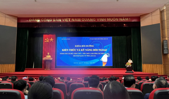 Bồi dưỡng, cập nhật kiến thức về đối ngoại tại tỉnh Lào Cai năm 2022