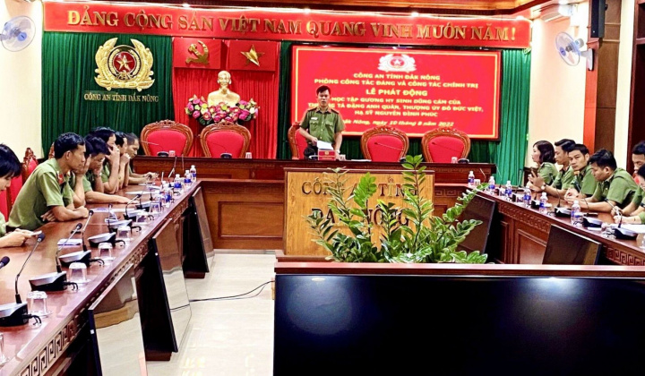 Học tập gương hy sinh dũng cảm của 3 CBCS Công an thành phố Hà Nội