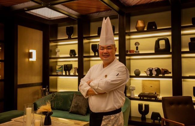 Đầu bếp sao Michelin - Junichi Yoshida: “Không có khuôn mẫu nào được đặt ra khi nấu các món ăn Teppanyaki”