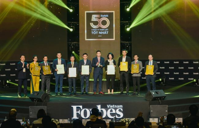 Top 50 công ty niêm yết tốt nhất Việt Nam của Forbes gọi tên Vinamilk năm thứ 10 liên tiếp