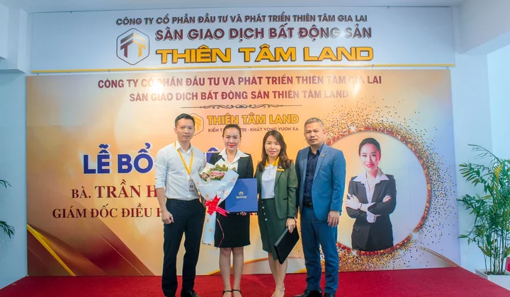 Thiên Tâm - Lễ trao quyết định điều động và bổ nhiệm Giám đốc điều hành chi nhánh Gia Lai
