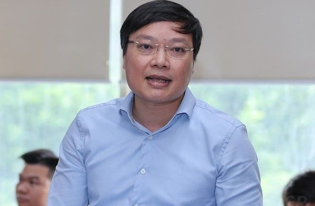Lãnh đạo Bộ Nội vụ nói về biên chế, chính sách đãi ngộ đối với cán bộ, nhân viên y tế