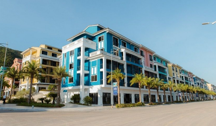 Khách hàng Singapore Shoptel nhận giấy chứng nhận quyền sở hữu nhà ở