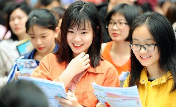 Mô hình tập đoàn hóa đại học công lập trên thế giới và thực tiễn Việt Nam