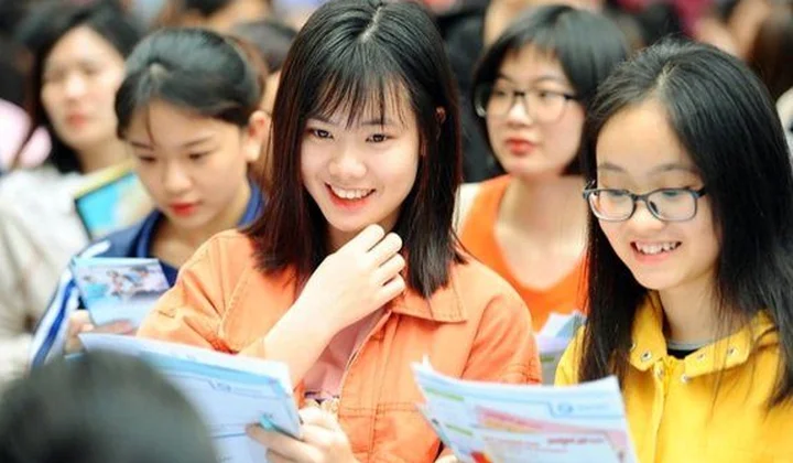 Mô hình tập đoàn hóa đại học công lập trên thế giới và thực tiễn Việt Nam
