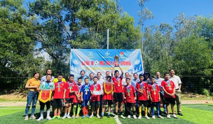 Xây dựng sân bóng trường học - Chắp cánh những ước mơ