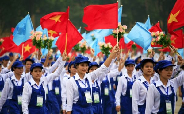 Nhận thức rõ hơn mối quan hệ giữa lực lượng sản xuất và quan hệ sản xuất từ thực tiễn Việt Nam