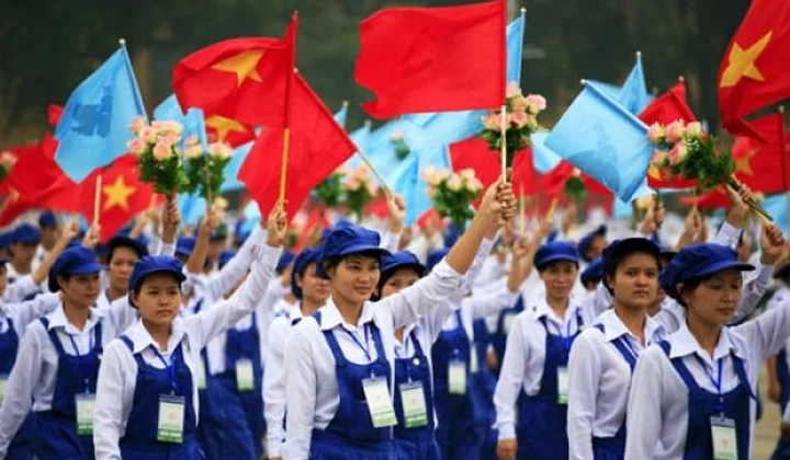 Nhận thức rõ hơn mối quan hệ giữa lực lượng sản xuất và quan hệ sản xuất từ thực tiễn Việt Nam