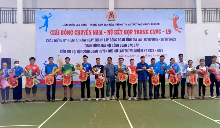 Đức Cơ (Gia Lai) khai mạc giải bóng chuyền Nam – Nữ kết hợp trong CNVCLĐ năm 2022