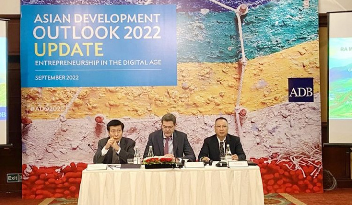 ADB: Kinh tế Việt Nam phục hồi nhanh hơn dự kiến