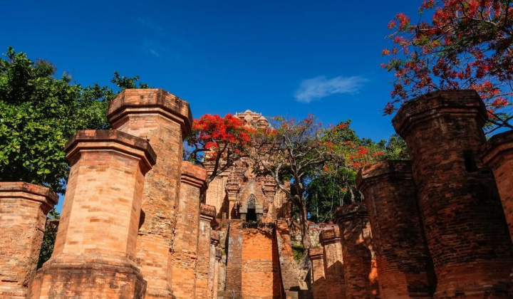 Du lịch - Ngành kinh tế mũi nhọn của Khánh Hòa