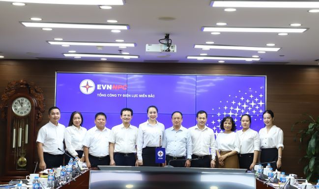 EVNNPC làm việc với Hội đồng bình xét danh hiệu "Doanh nhân Việt Nam tiêu biểu" năm 2022