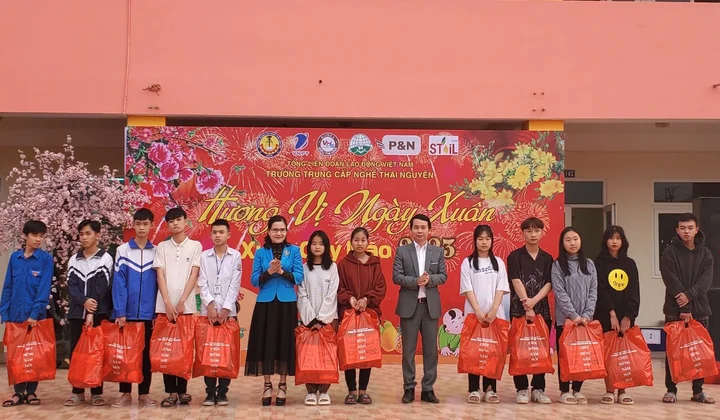 Hương vị ngày Xuân ở Trường Trung cấp nghề Thái Nguyên