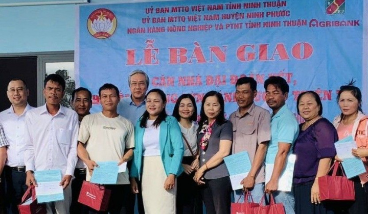 Ninh Thuận: Bàn giao 32 căn nhà Đại đoàn kết cho hộ nghèo huyện Ninh Phước