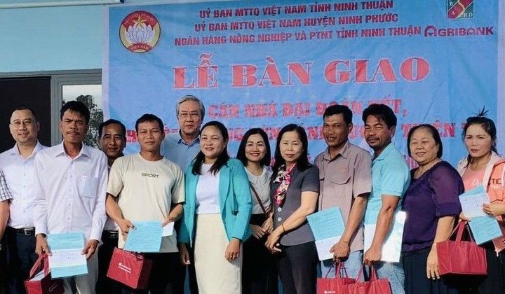Ninh Thuận: Bàn giao 32 căn nhà Đại đoàn kết cho hộ nghèo huyện Ninh Phước