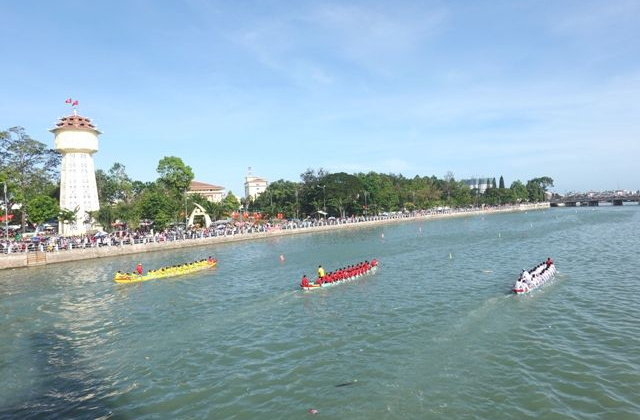 Bình Thuận: Tưng bừng với Lễ hội đua thuyền truyền thống ở Phan Thiết